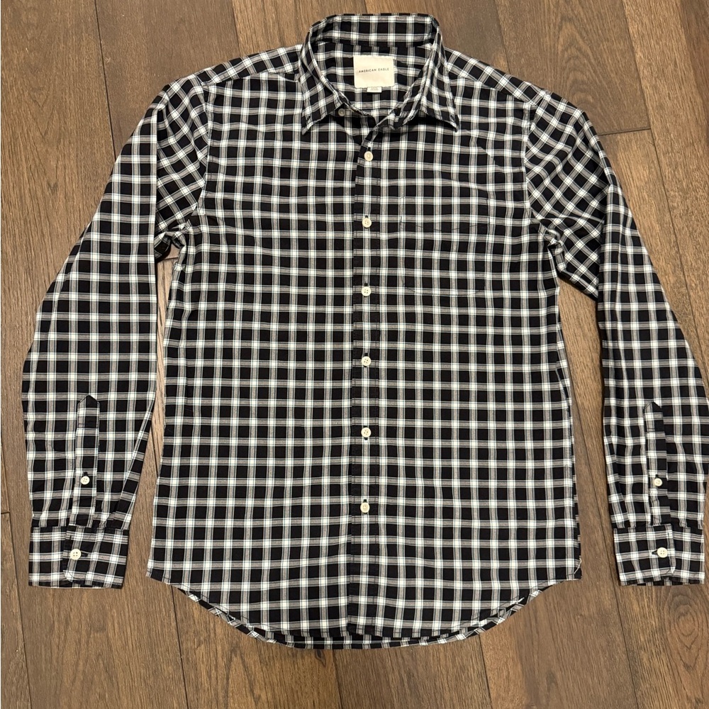 American Eagle Black, White, Blue Plaid Button Down